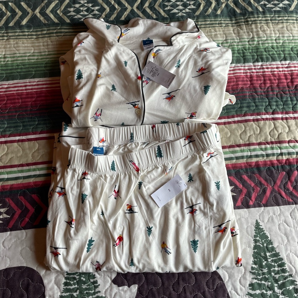NWT Old Navy Ski Pajama Set
